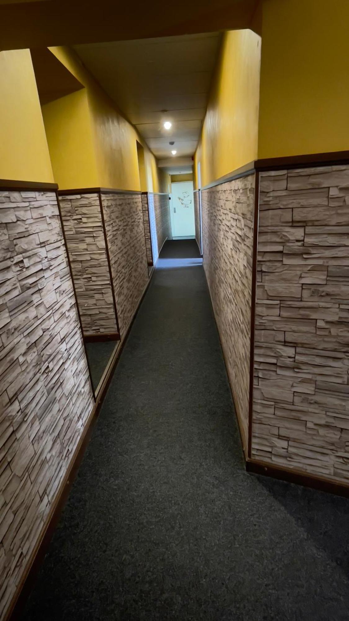 Reval Hostel Екстериор снимка